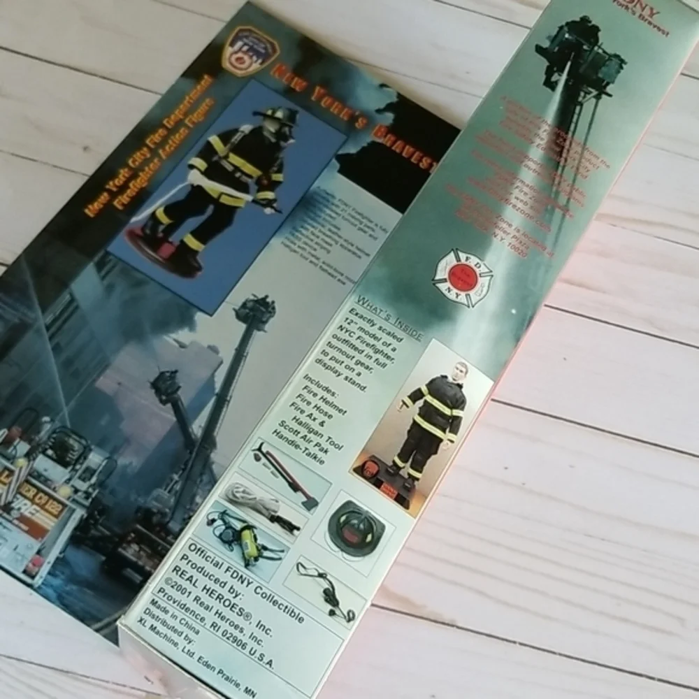 New York 9/11 firefighter action‎ figure